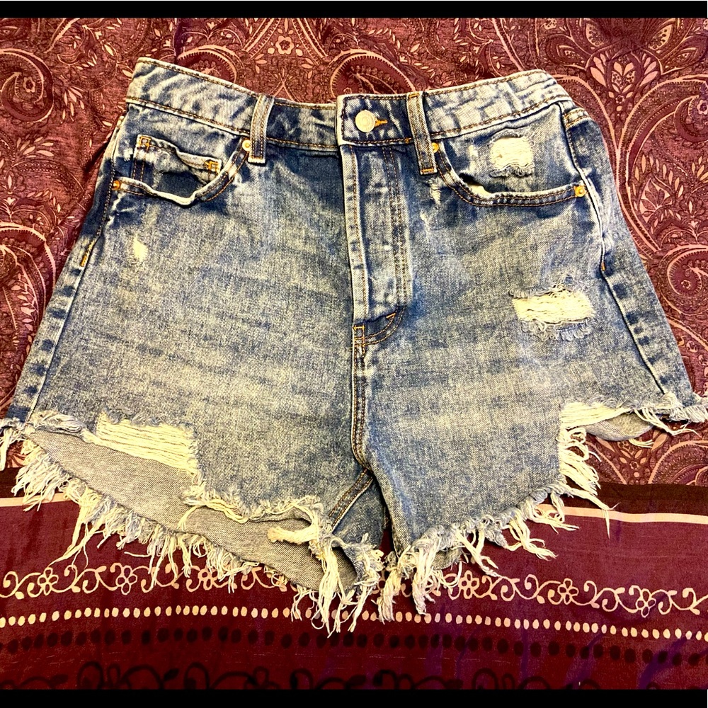 Women’s distressed jean shorts